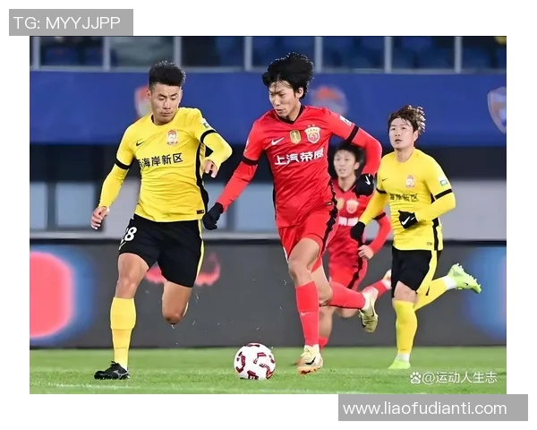 中国队足球明星最新阵容揭晓引发球迷热议与期待